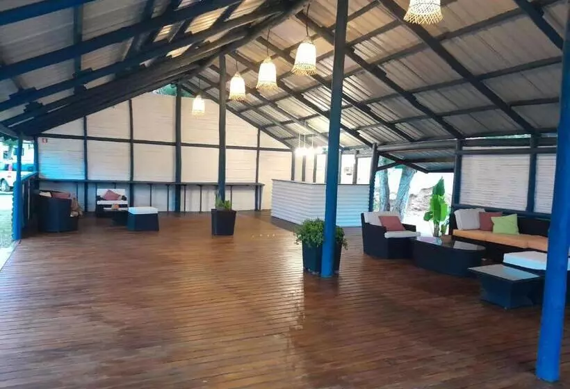 Hotelli Ponta Mar Resort