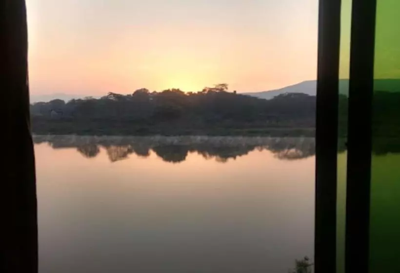 ホテル Visava Riverside