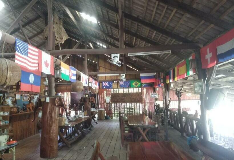 פנסיון Sainamhai Resort