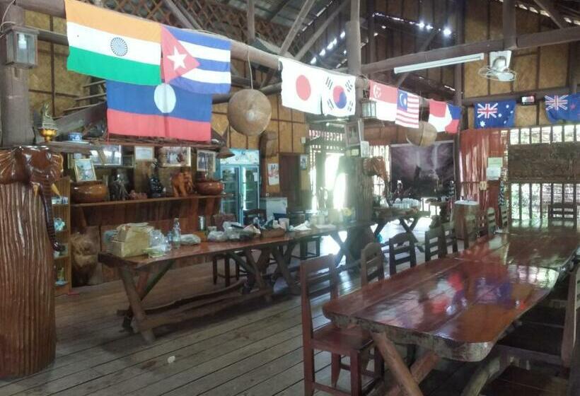 פנסיון Sainamhai Resort