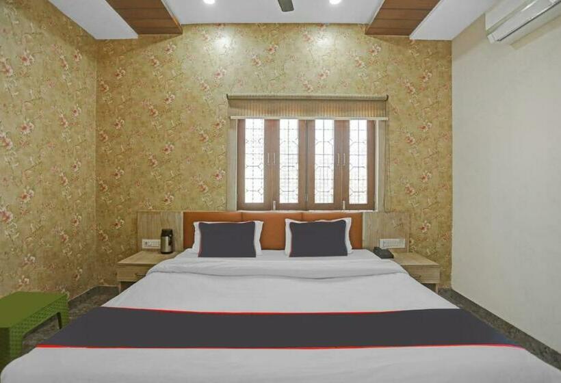 Collection O Hotel A Grand