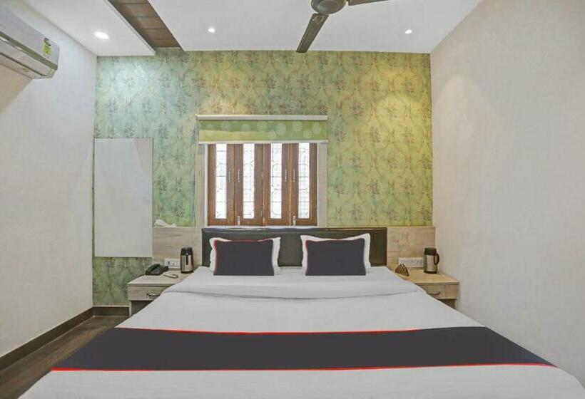 Collection O Hotel A Grand