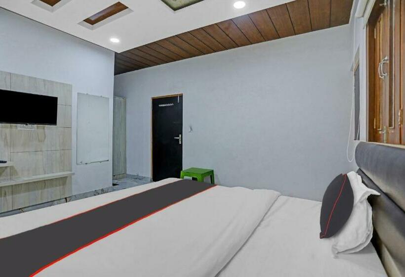 Collection O Hotel A Grand