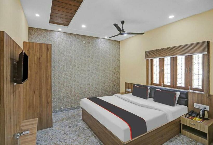 Collection O Hotel A Grand