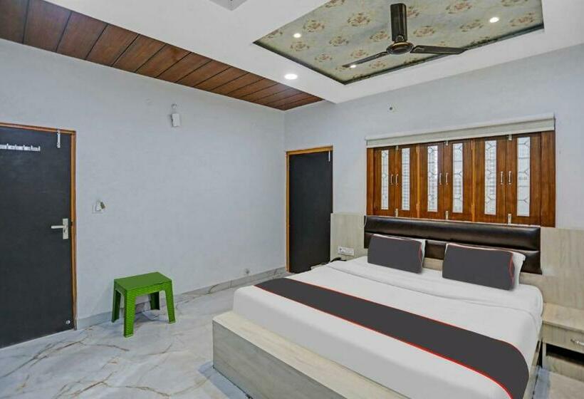 Collection O Hotel A Grand