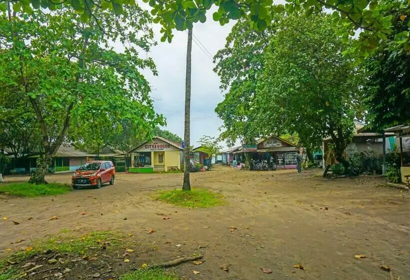 ホテル Spot On 92154 Nusasari Guest House