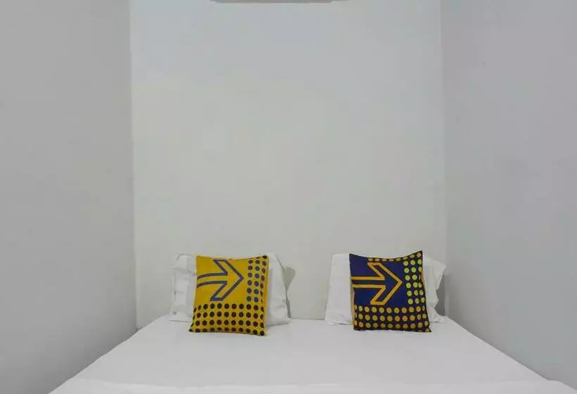 ホテル Spot On 92154 Nusasari Guest House