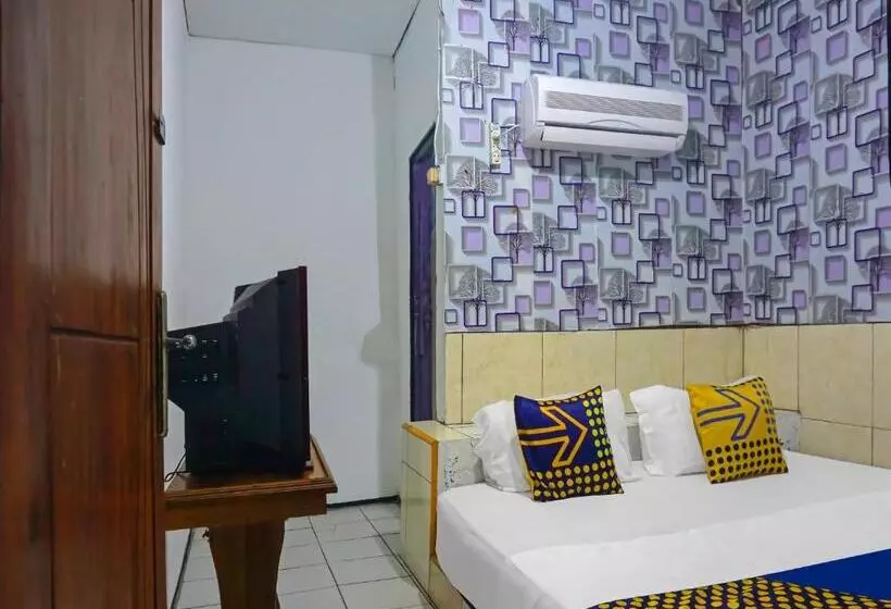 ホテル Spot On 92154 Nusasari Guest House