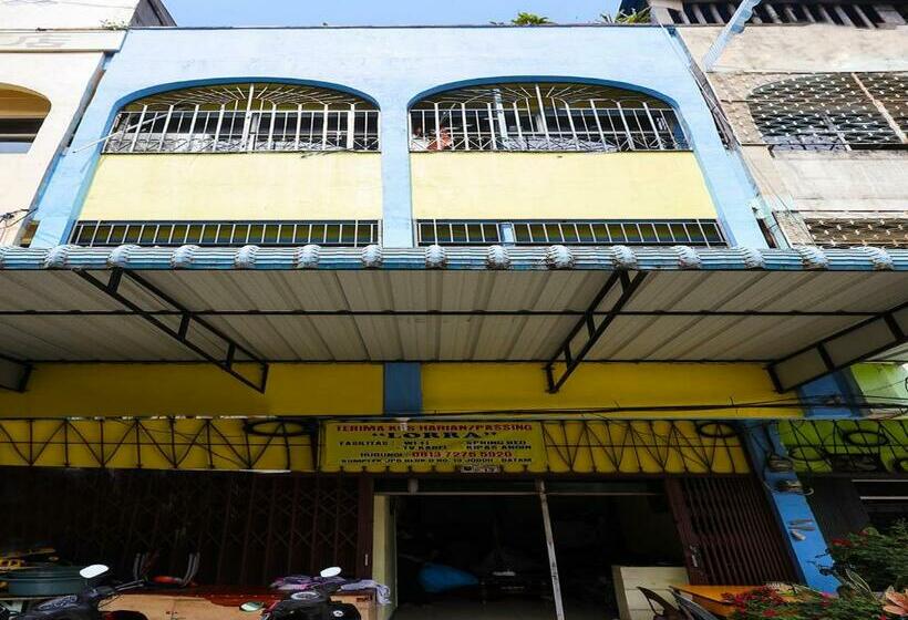 호텔 Spot On 92186 Penginapan Lorra