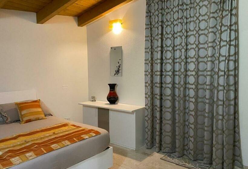 Пансион Casa Ghirthalos