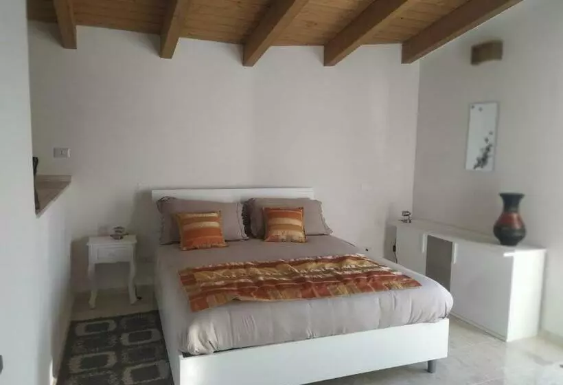 پانسیون Casa Ghirthalos