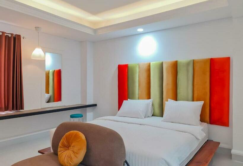 Sans Hotel Grand Sabaraya Cikampek