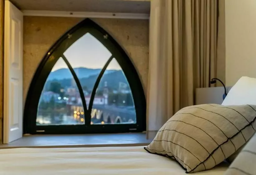 تختخواب و صبحانه Camões Apartments