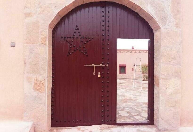 مبيت وإفطار Chantal S Retreat