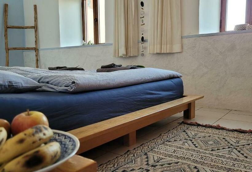 مبيت وإفطار Chantal S Retreat