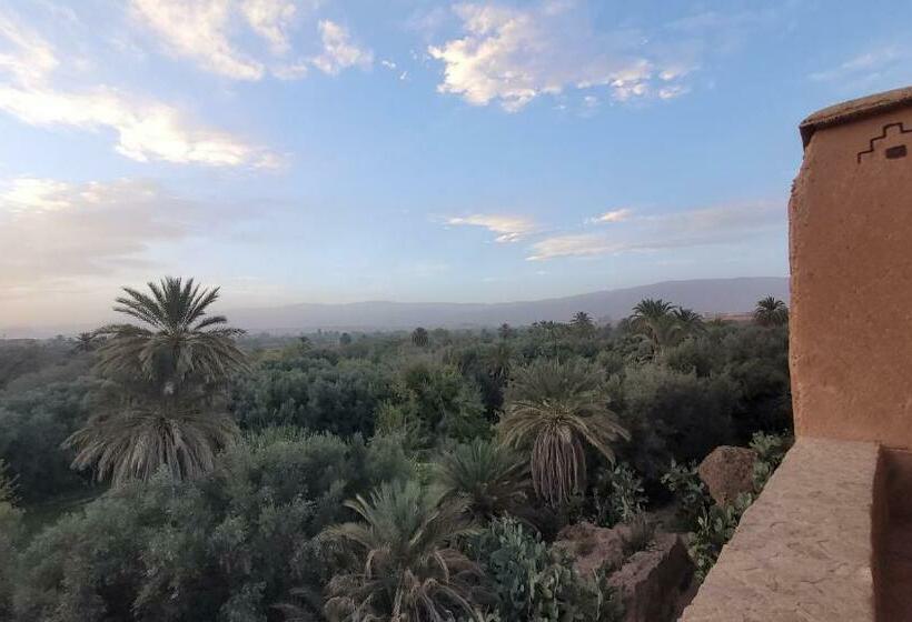 مبيت وإفطار Chantal S Retreat