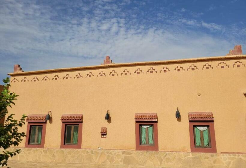 مبيت وإفطار Chantal S Retreat