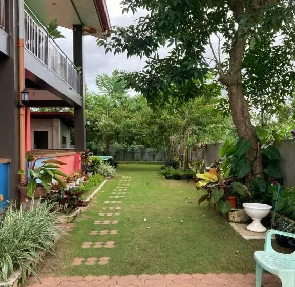 ベッドアンドブレックファースト Panglao Runway Inn