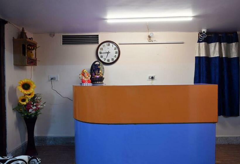 Hotel The Clovers Inn Boring Road