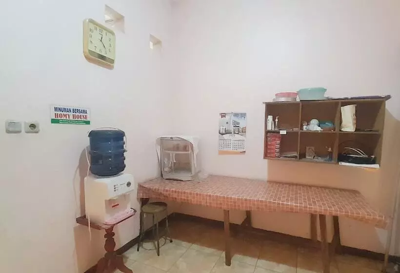هاستل Homy House Semarang