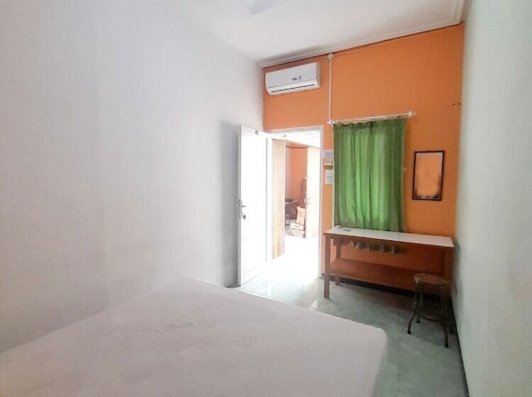 הוסטל Homy House Semarang