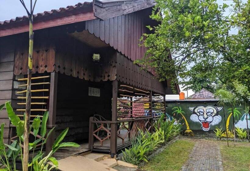 Bed and Breakfast C Point Krui