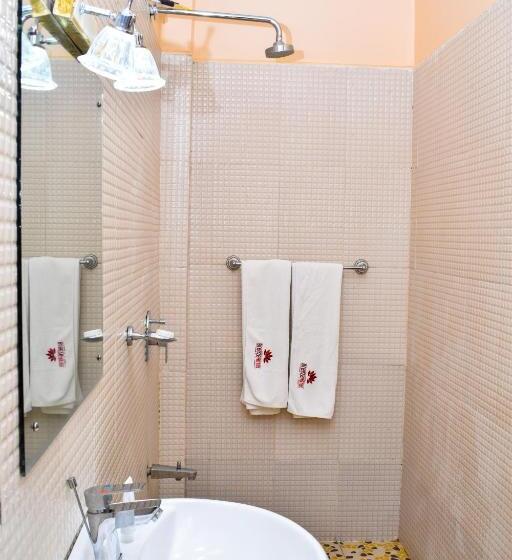 Breeze Hotel Nyahururu