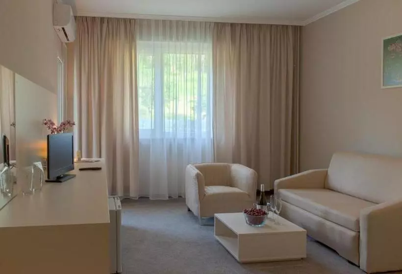 ホテル парк хотел кюстендил