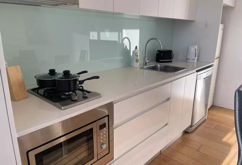 هتل Central Station Apartments