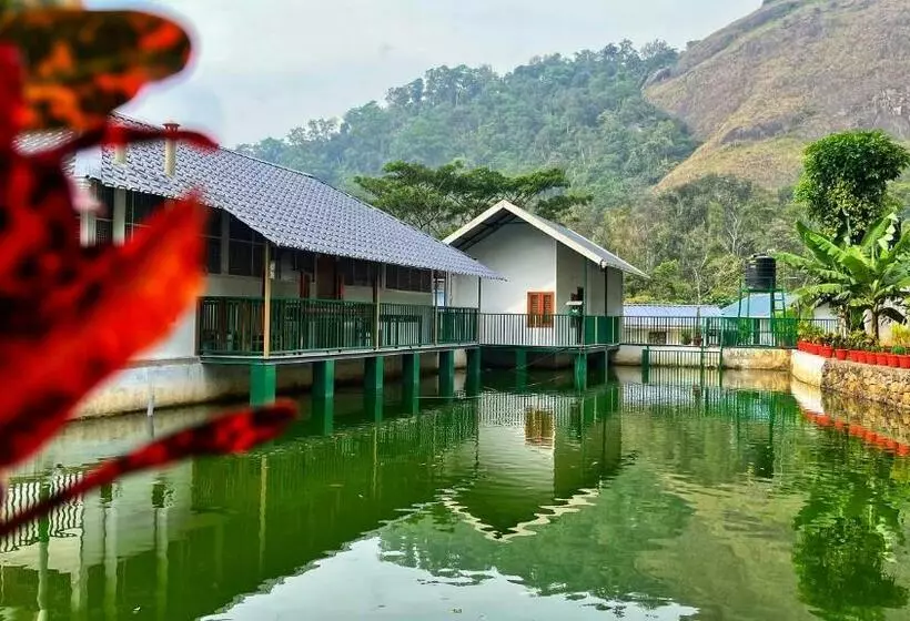 ホテル Nedumparayil Farmstay