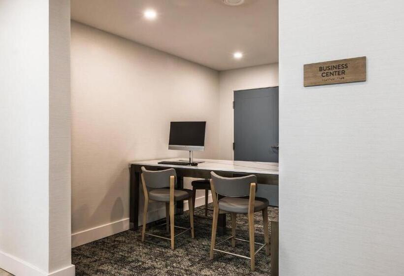 בית מלון כפרי Staybridge Suites Dawson Creek By Ihg