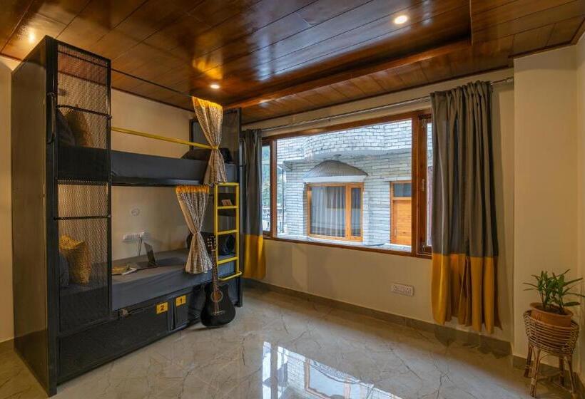 The Hosteller Kasol, Parvati Valley