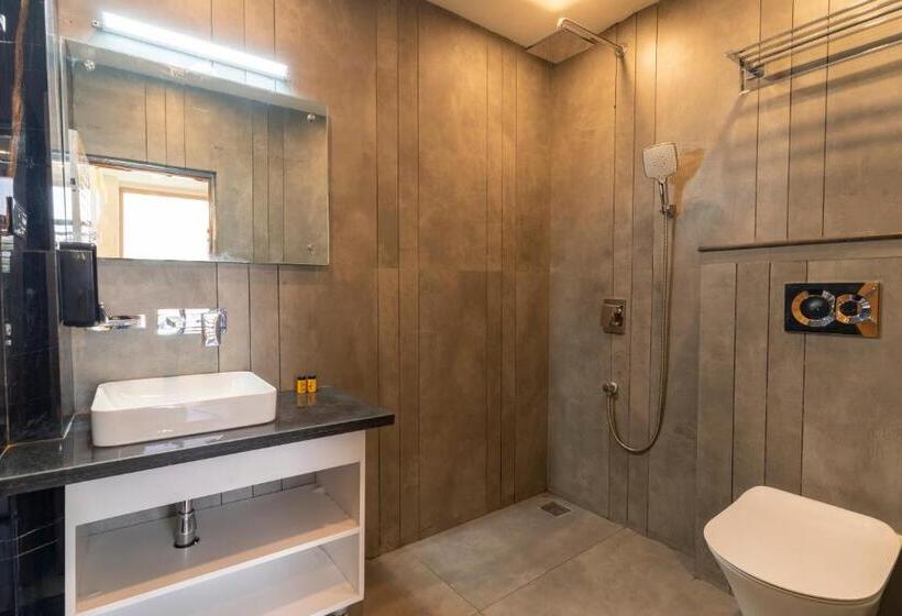 The Hosteller Kasol, Parvati Valley