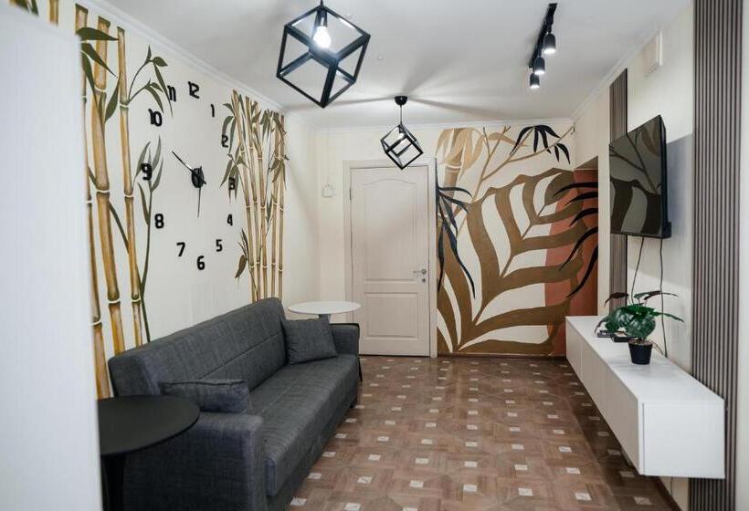 уютный Sunny Hostel