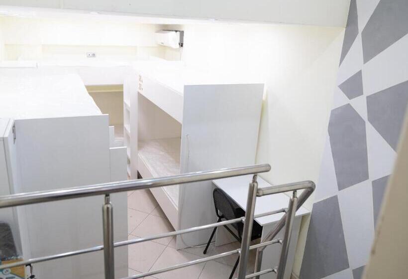 уютный Sunny Hostel