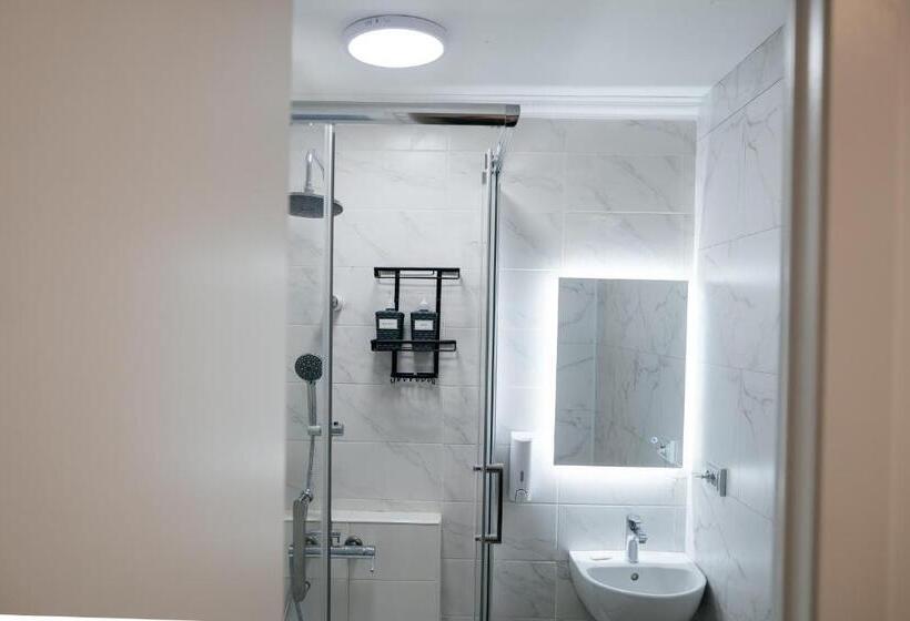 уютный Sunny Hostel