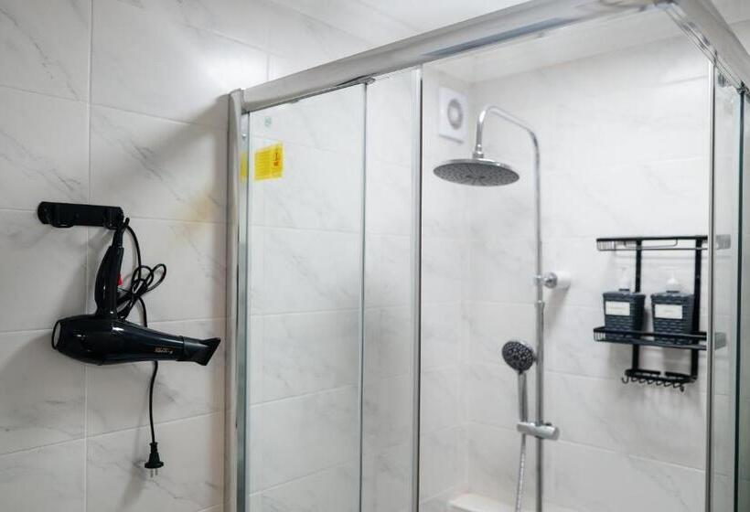 уютный Sunny Hostel