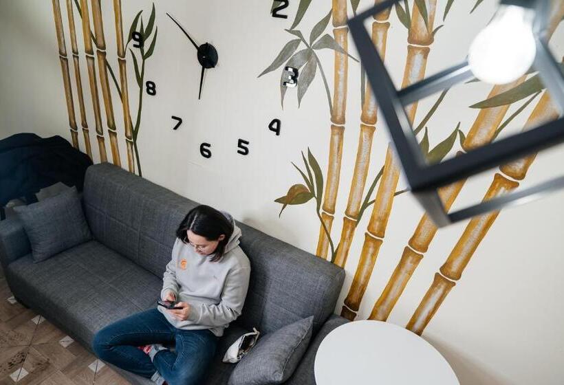 уютный Sunny Hostel