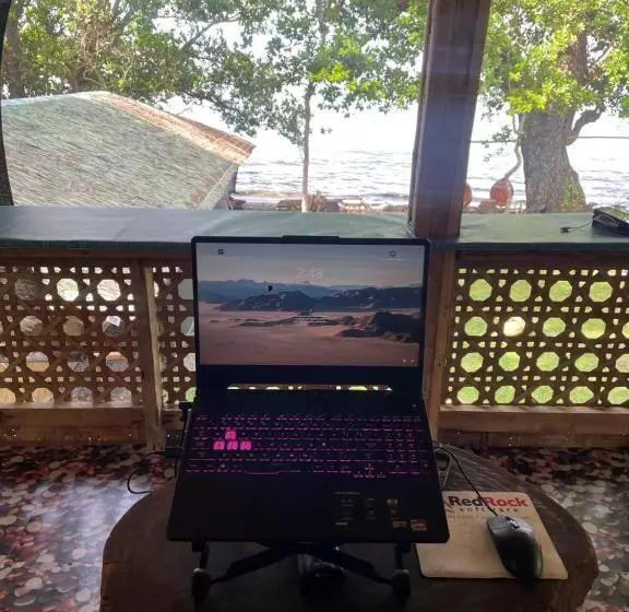 Aamiaismajoitus (B&B) Borbon S Treehouse By The Sea