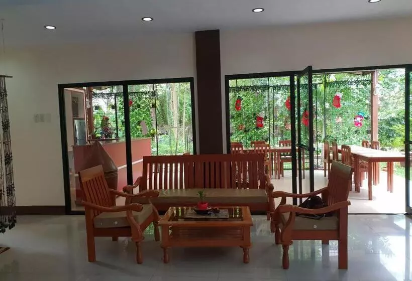 تختخواب و صبحانه Diakopes Inn