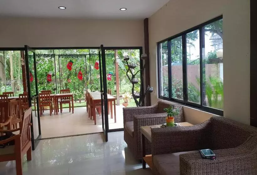 تختخواب و صبحانه Diakopes Inn