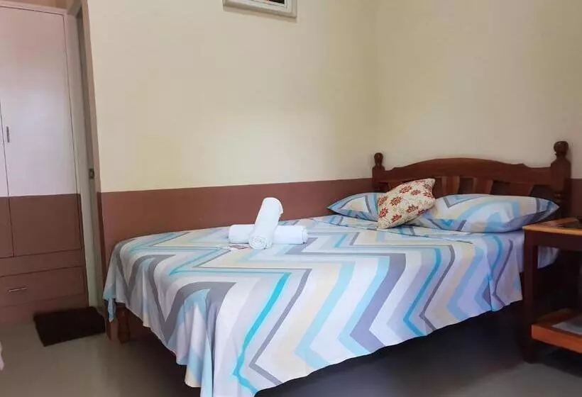 تختخواب و صبحانه Diakopes Inn