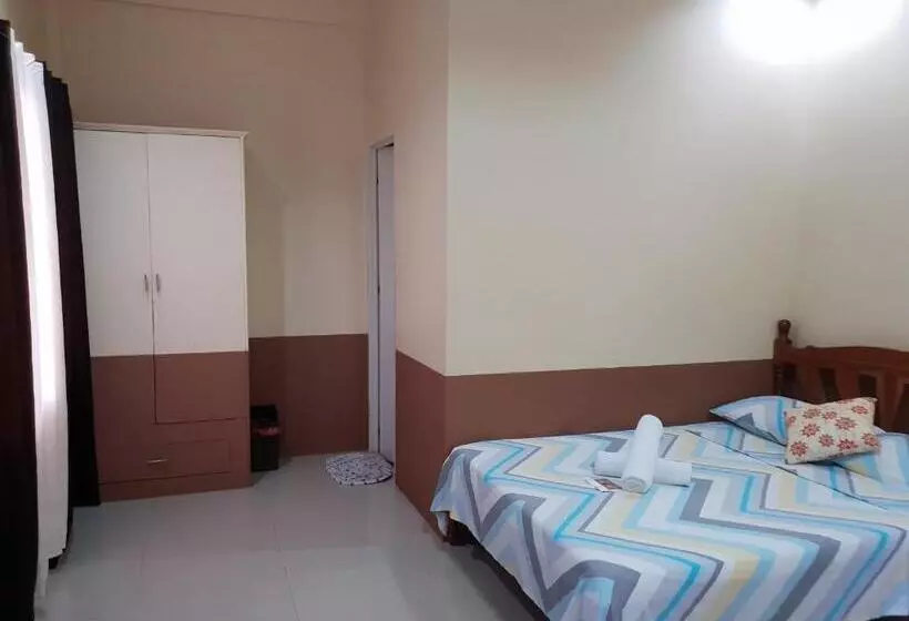 تختخواب و صبحانه Diakopes Inn