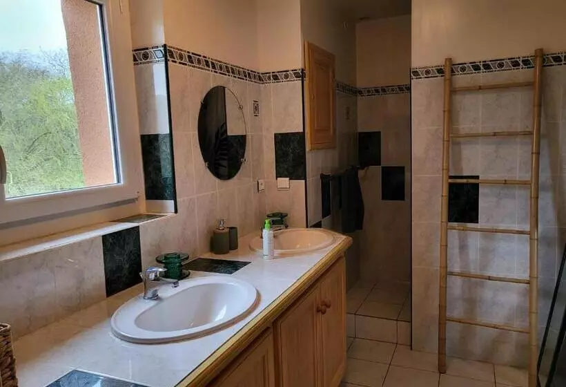 Aamiaismajoitus (B&B) La Boriette Du Rougier