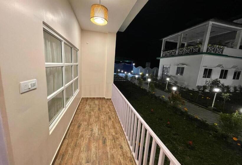 בית מלון כפרי Jaldapara Forest Tourist Lodge Jftl