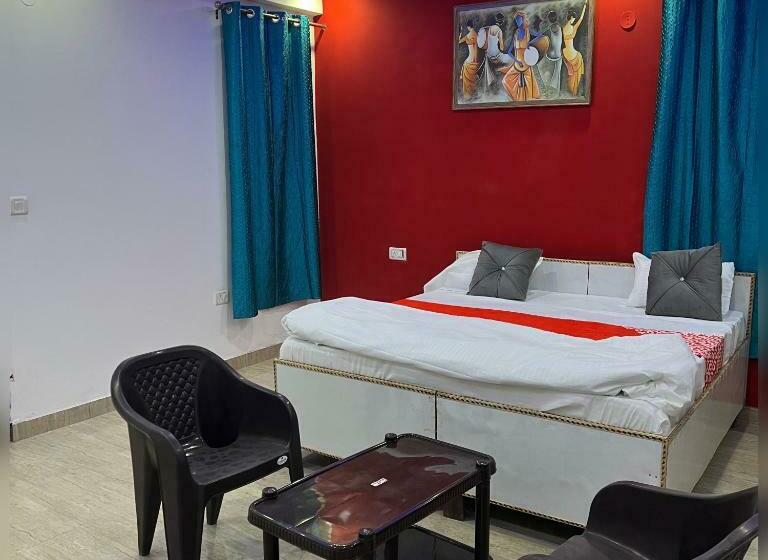 Hotel Pop 80622h Happy Town House