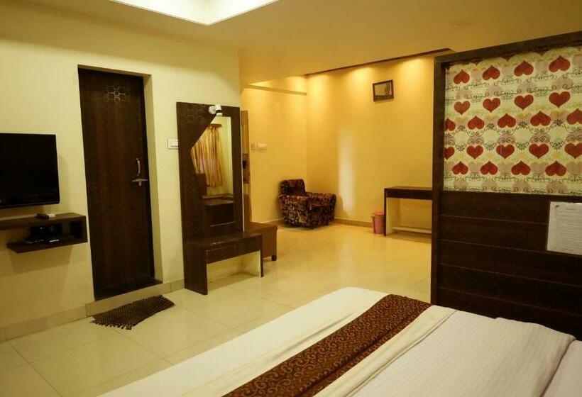 Fabhotel Sparkling Pearl