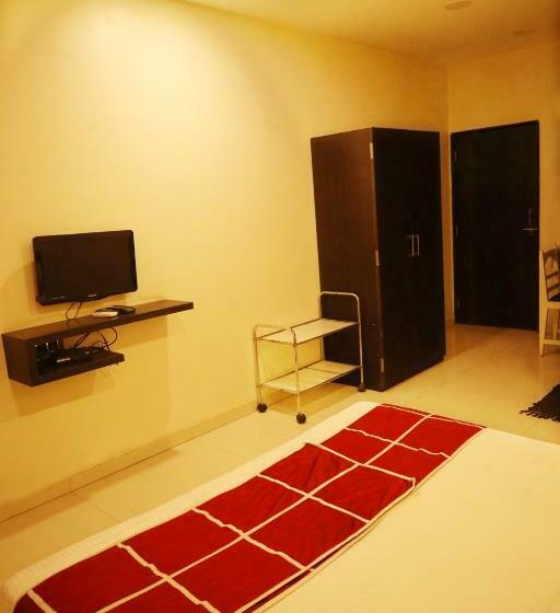 Fabhotel Sparkling Pearl