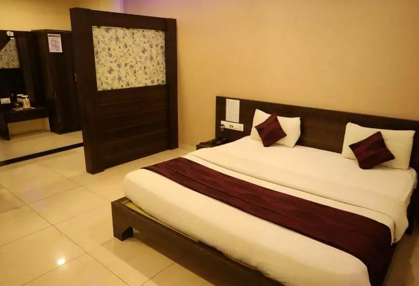 Fabhotel Sparkling Pearl