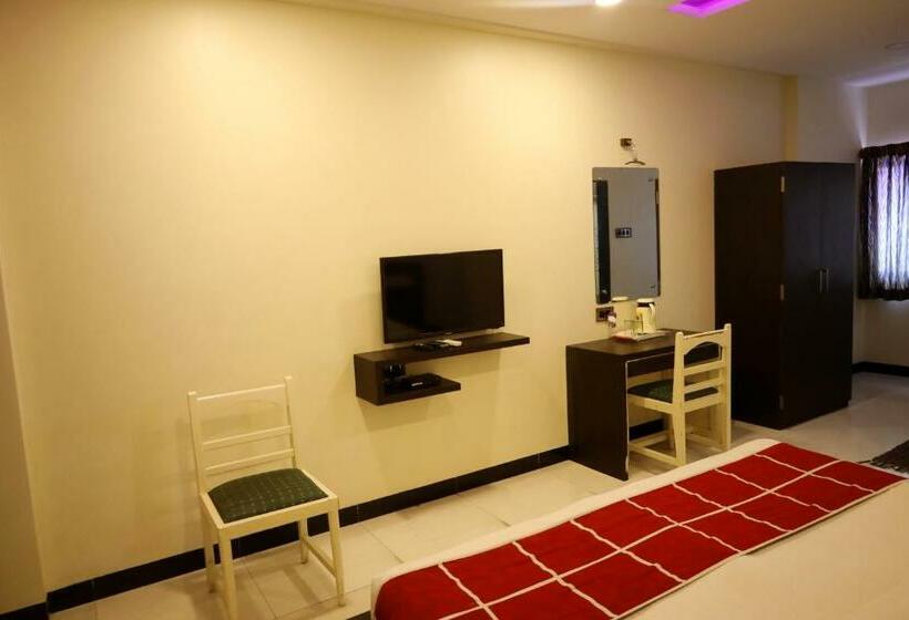 Fabhotel Sparkling Pearl